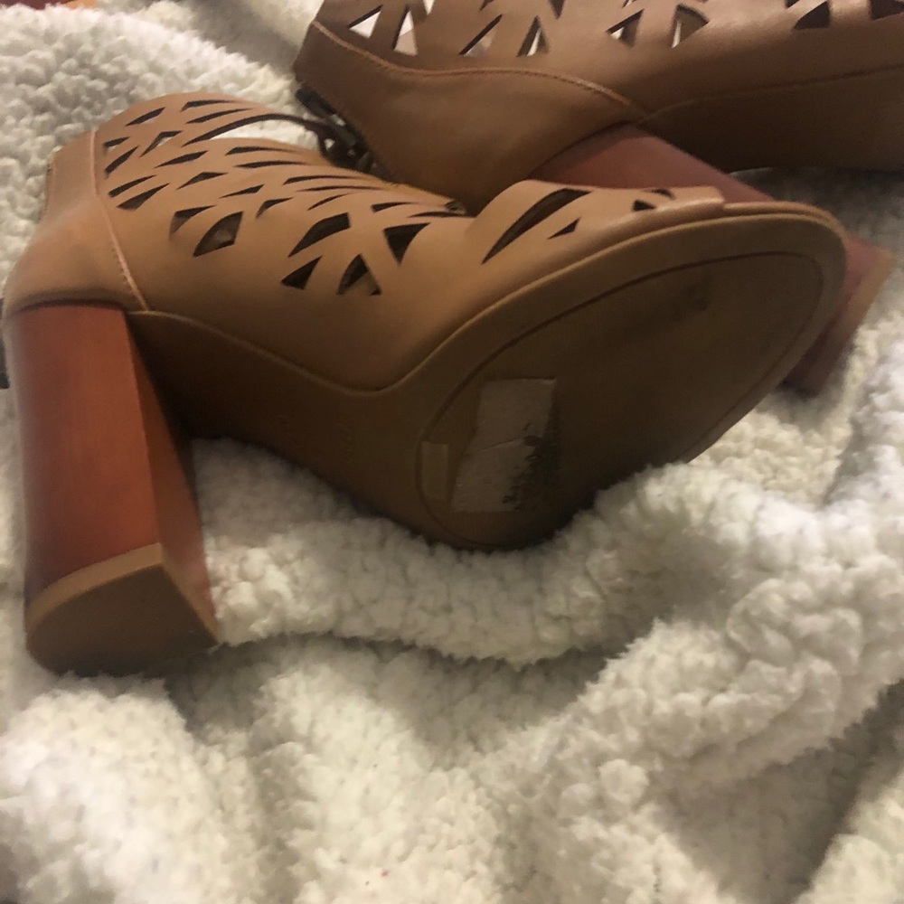 Open toe shoes - Picture 3 of 3